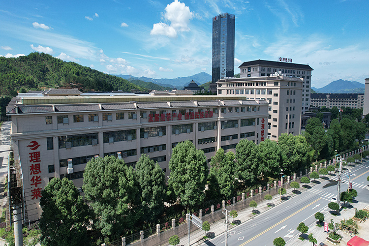 夏茶加工正繁忙 匠心制茶抢鲜时